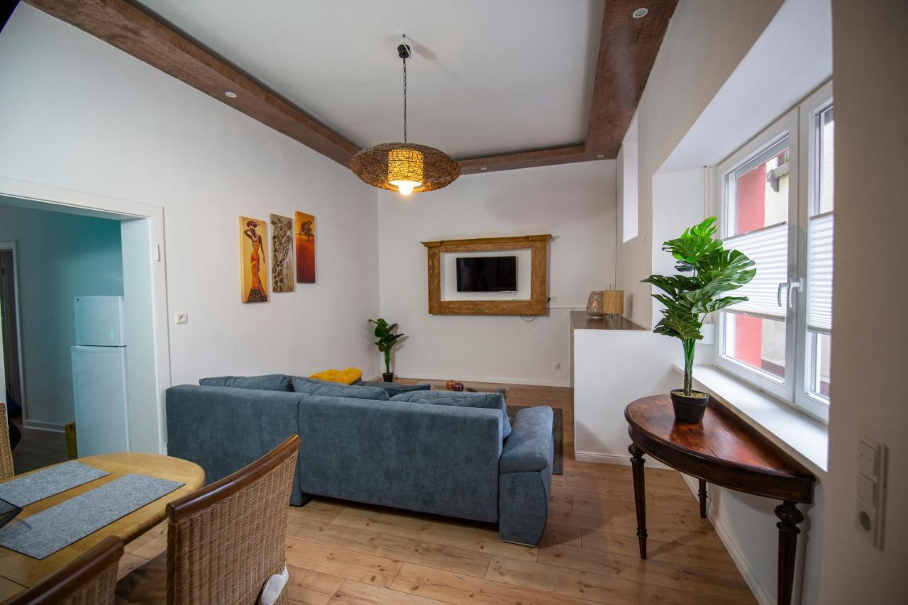 Apartment Mit Kleinem Innenhof Im Erdgeschoss Fuer Bis Zu 4 Personen Klotten Buitenkant foto