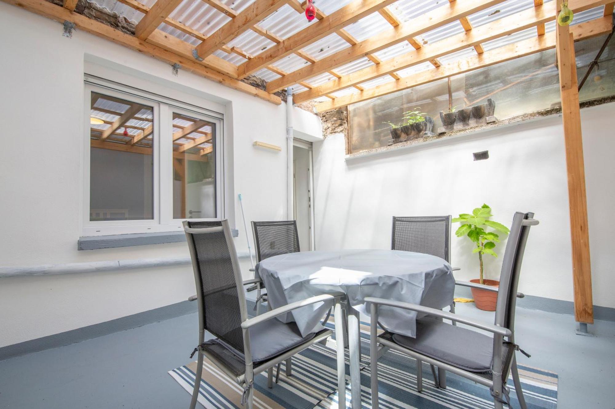 Apartment Mit Kleinem Innenhof Im Erdgeschoss Fuer Bis Zu 4 Personen Klotten Buitenkant foto
